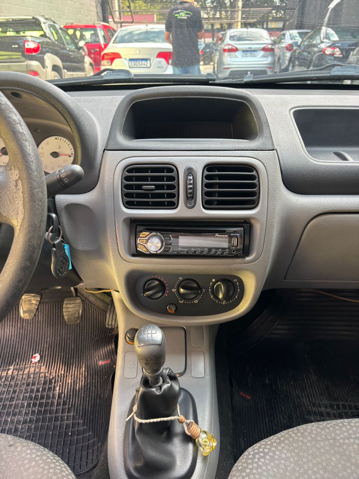 RENAULT CLIO - Foto 9
